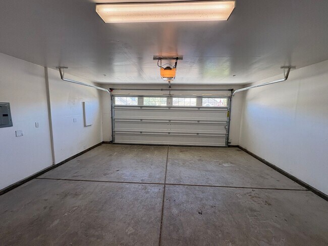 Building Photo - 3227 Ferro Ct