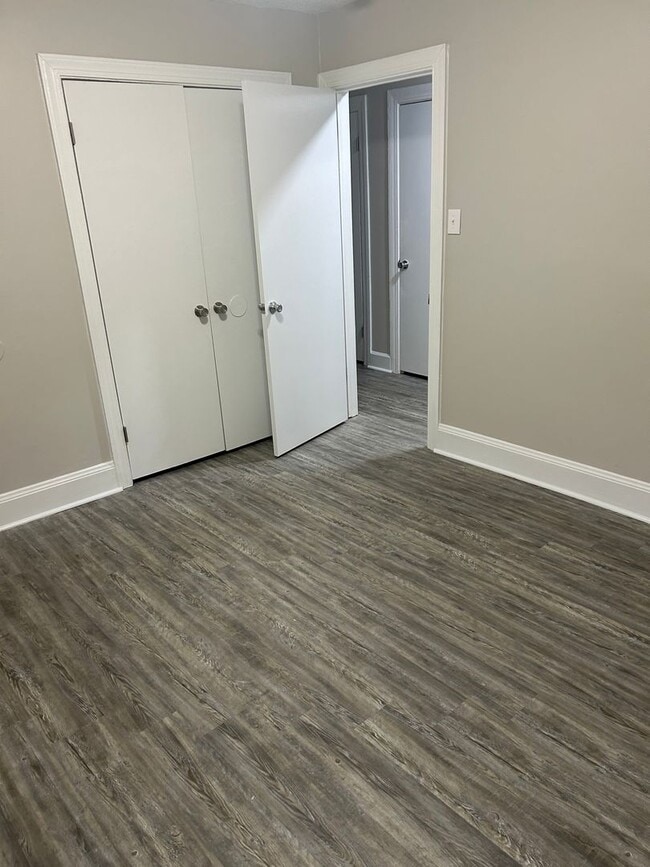 Building Photo - Four Bedroom Two Bath House for Rent $1100...