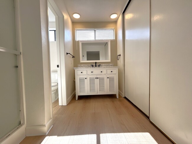 Building Photo - 85 COUNTRY MILE RD POMONA 91766 (2 BED / 2...