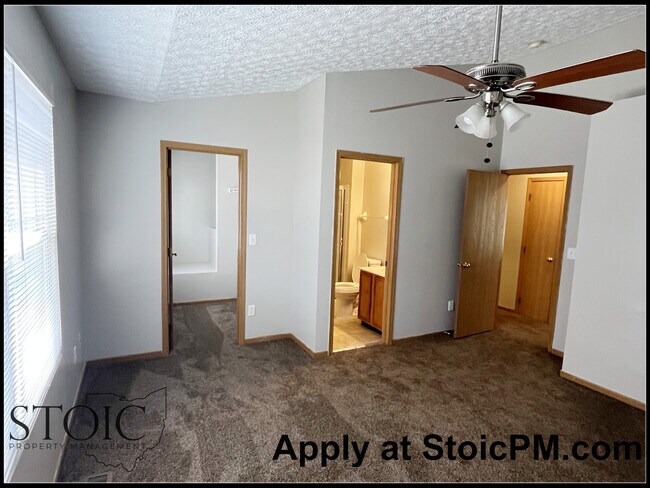 Building Photo - 3903 Claremorris St