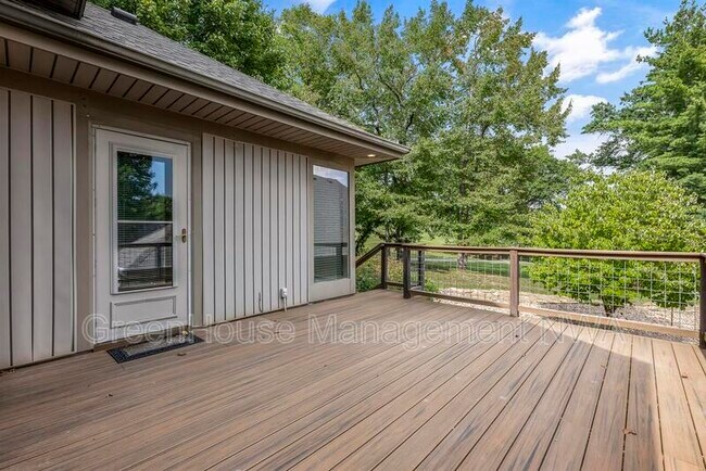 Building Photo - 5 Tanyard Ln