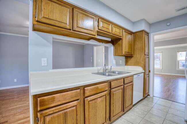 Building Photo - 5540 Finespun Last