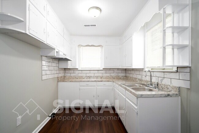 Building Photo - 1524 33rd St Ensley