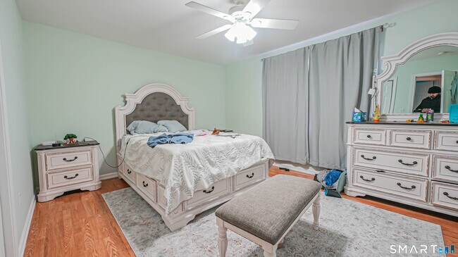 Building Photo - 76 Hickory Hill Dr