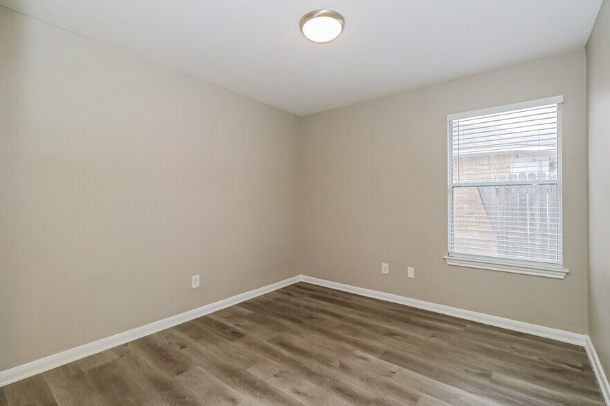 Building Photo - 200 N Crossing Trail