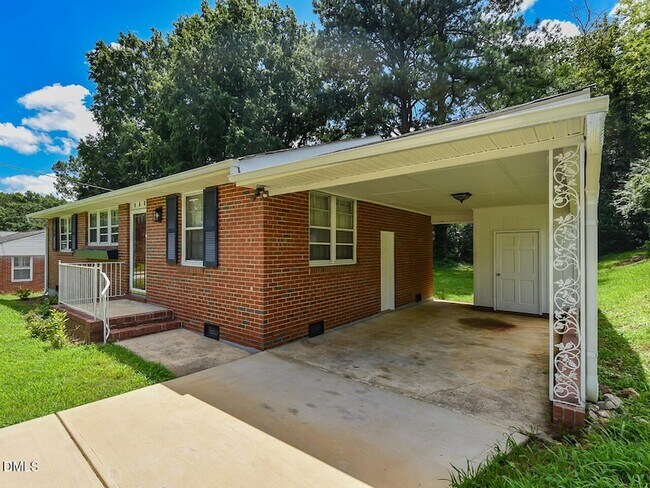 Building Photo - 852 Hadley Rd