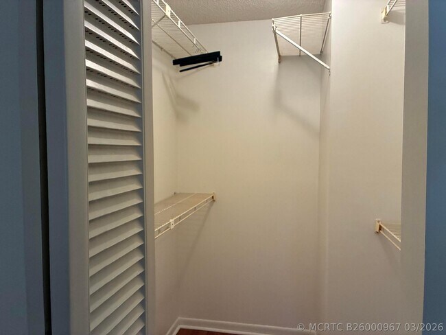 Building Photo - 1628 Palmland Dr