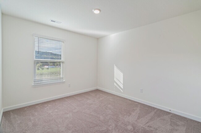 Building Photo - 7650 Belhaven Ln