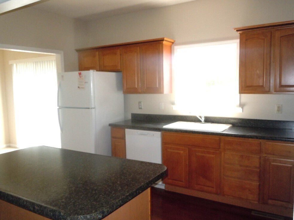 Building Photo - 100 Angel Oak Ct