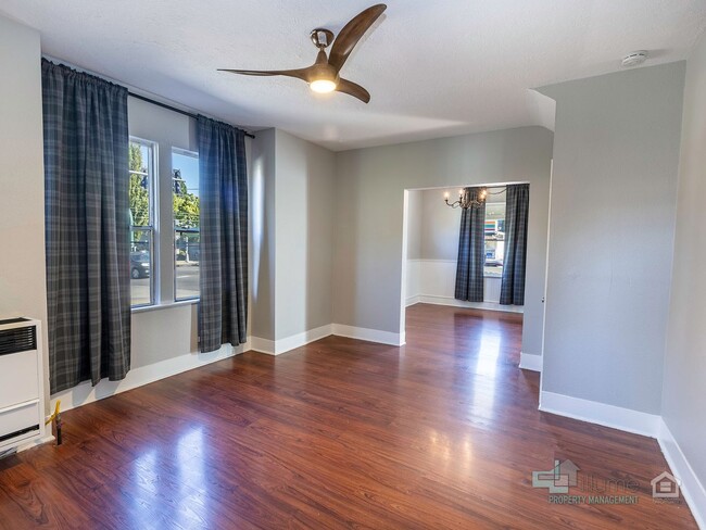 Building Photo - Charming 2-Bedroom Home with Private Yard in the Heart of St. Johns