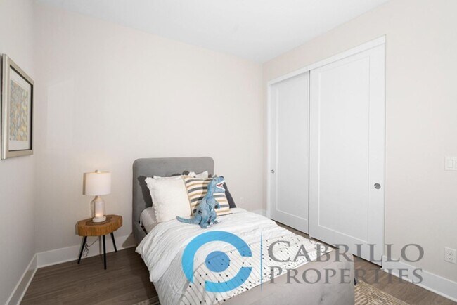 Building Photo - Brand New 1bd/1ba Home w/Private Yard, Central AC, & In Unit Laundry