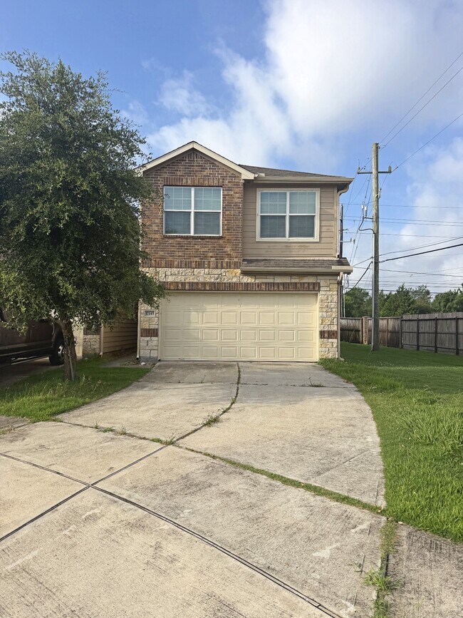 Building Photo - 17145 Wilthorne Gardens Ct