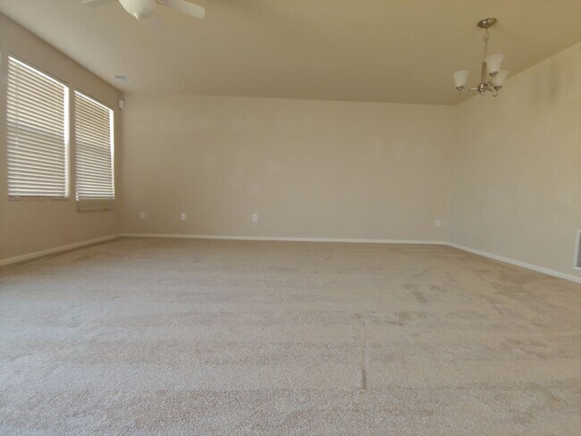 Building Photo - Delightful 3BD/2BA Townhome in Erie