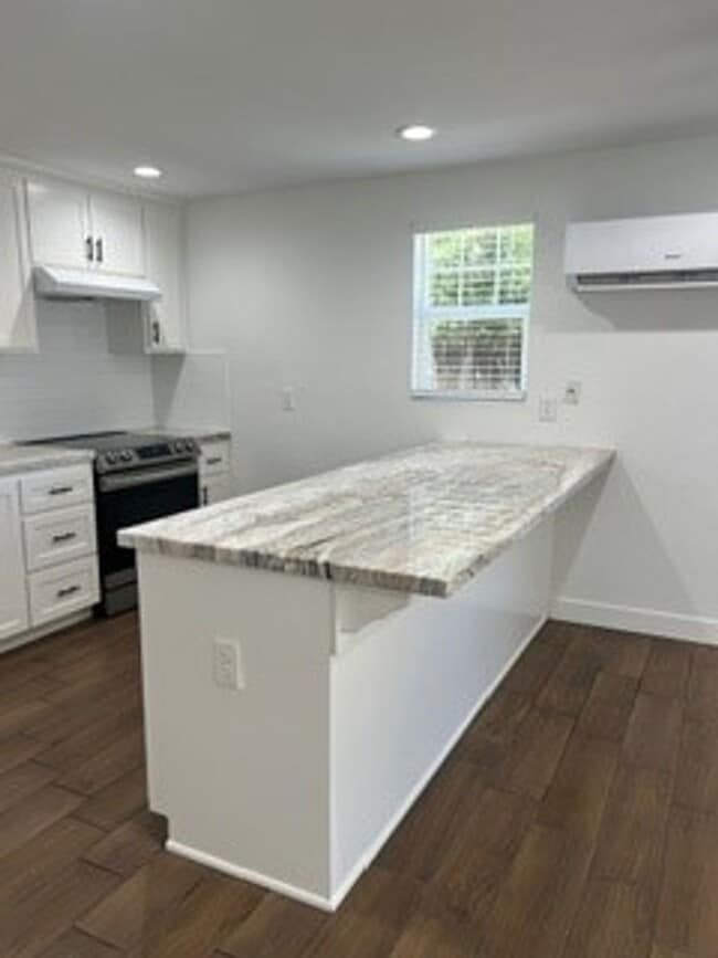 Building Photo - 2701 San Emidio St