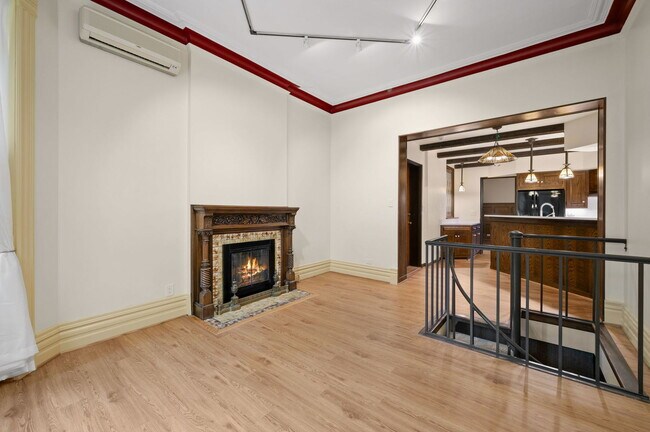 Building Photo - 617 W Fullerton Pkwy