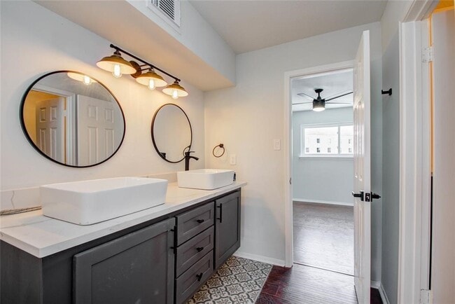 Building Photo - 37 San Jacinto Dr