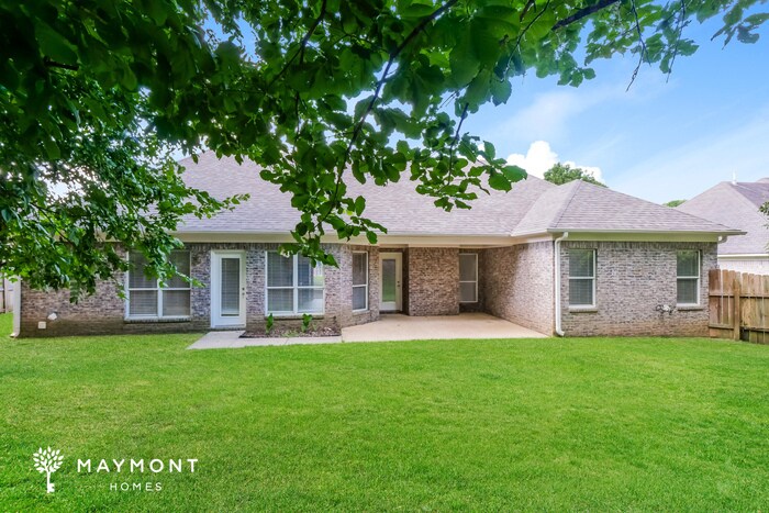 Building Photo - 20 Lakewood Cove