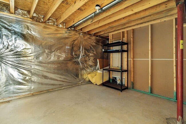 Building Photo - 8120 Fairmont Dr