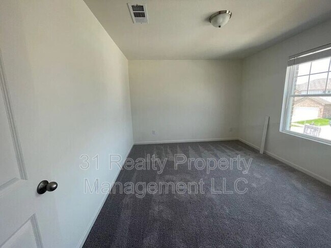 Building Photo - 10345 Castle Lyons Ln