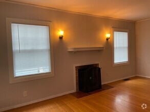 Building Photo - Great 2 Bedroom 1 Bathroom Home in Land Park