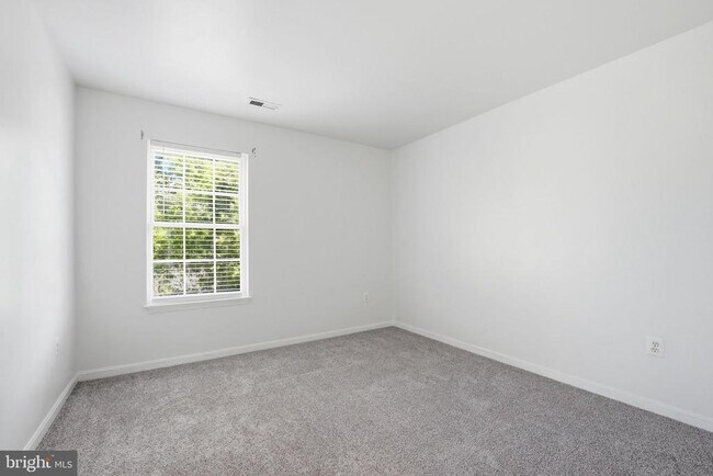 Building Photo - 11 St Marks Ct