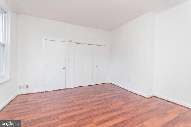 Building Photo - 4813 Chester Ave