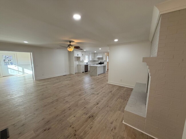 Building Photo - Beautifully Updated Home for Rent in the Heart of Arab, AL