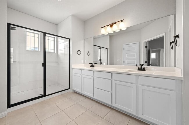 Building Photo - 8003 Orizzonte St