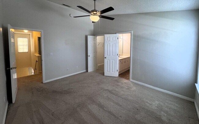 Building Photo - 852 Dunwoody Pl