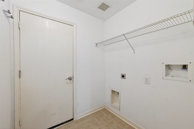 Building Photo - 9219 Pinderfield Ct