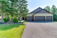 Building Photo - Pebble Creek