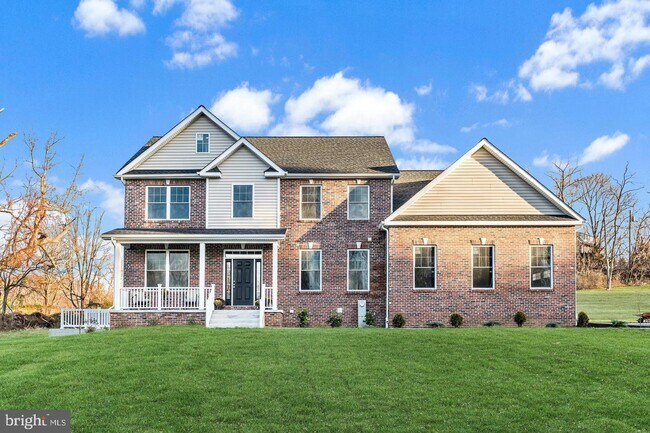 Building Photo - 1201 Regal Ln