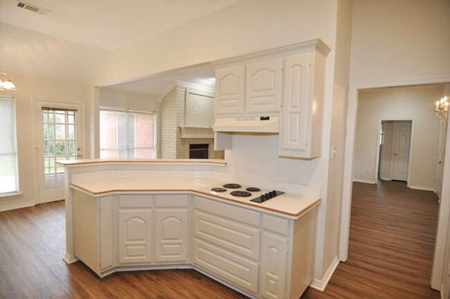Building Photo - Hurst 3-2-2 Birdville ISD Quick Move-In
