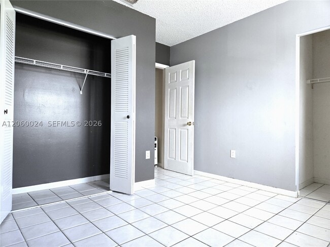 Building Photo - 900 SW 104th Ct