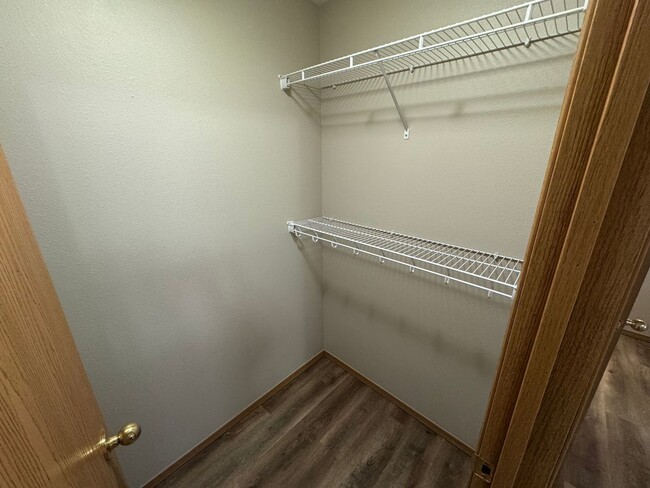 Building Photo - Updated 2 bedroom one bath apartment in be...