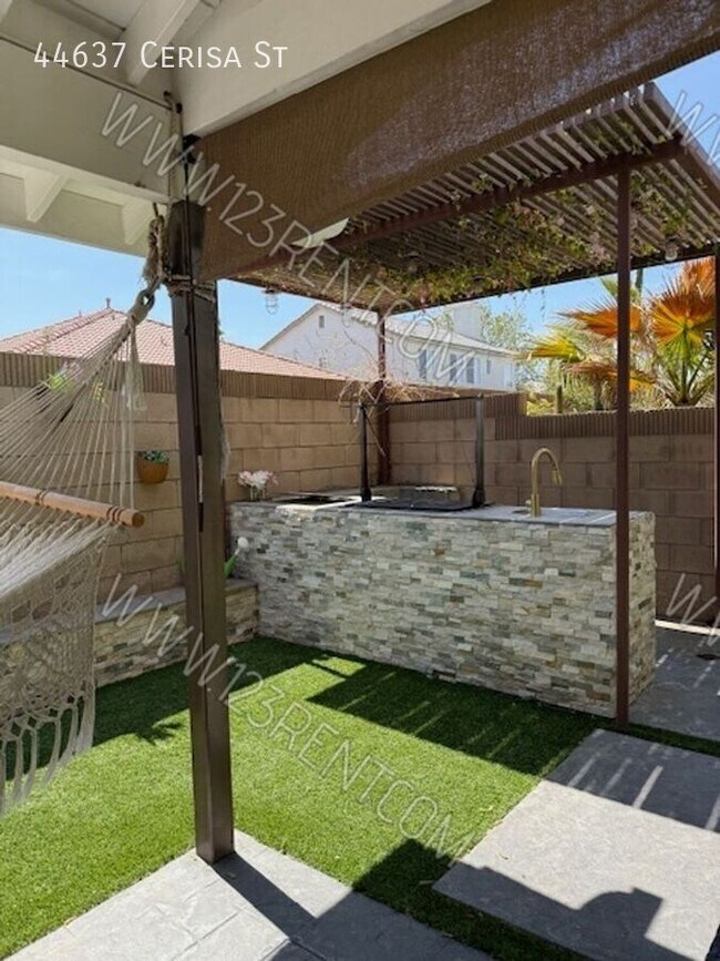 Building Photo - 44637 Cerisa St