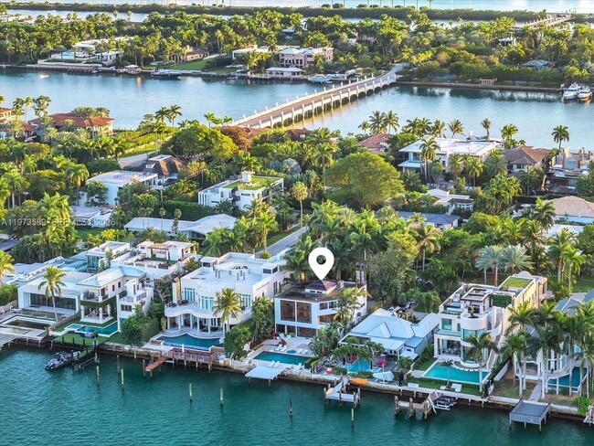 Building Photo - 279 N Hibiscus Dr