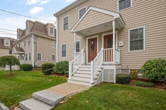 Building Photo - 22 School St