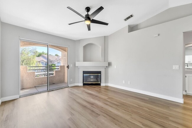 Building Photo - Stylishly Renovated Condo with Modern Finishes in a Gated Community!