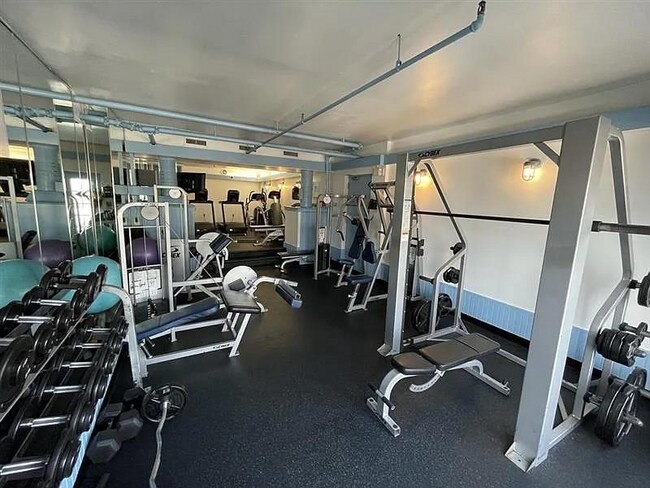 Building Photo - 3 N Christopher Columbus Blvd