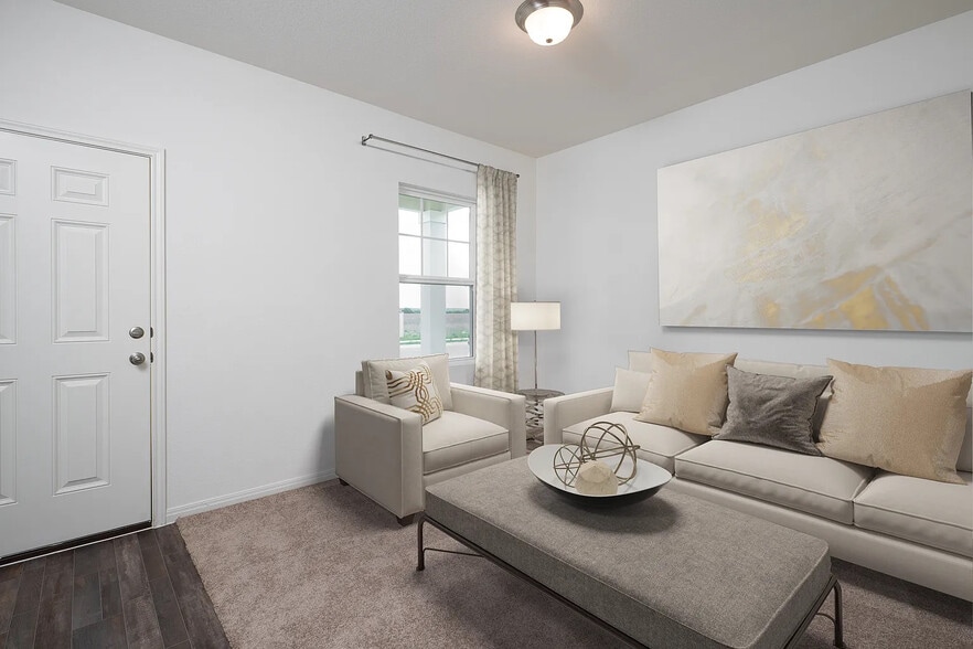 Building Photo - Room in House on Shooter McGavin Dr