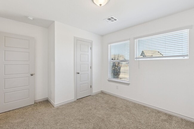 Building Photo - Stunning 4-Bed Home in Deer Creek Schools with Open Floorplan & Community Amenities