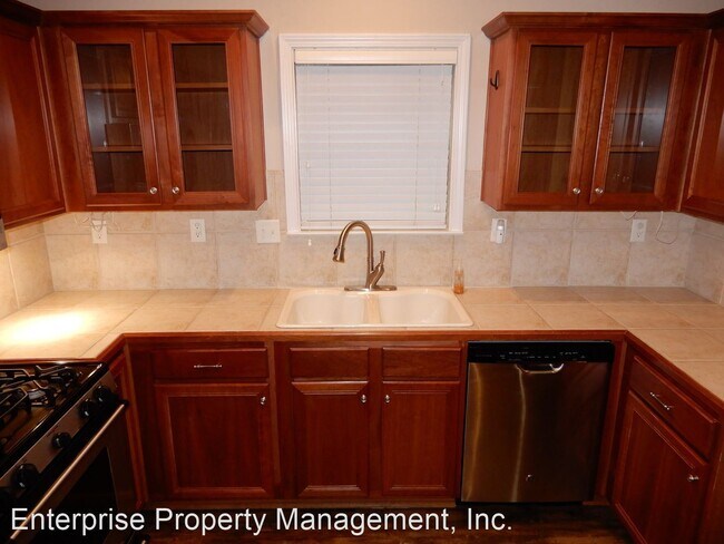 Building Photo - 3 br, 2.5 bath House - 1254 Isle Pointe Drive