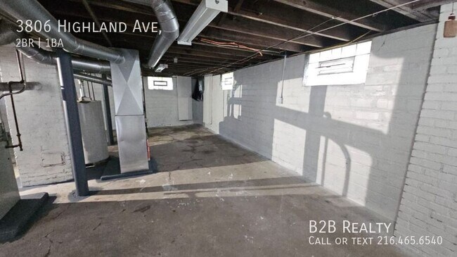Building Photo - 3806 Highland Rd