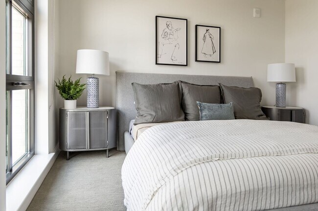 Building Photo - Modern 3-Bedroom Apartment with Smart Home...