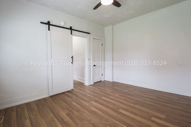 Building Photo - N Rosedale Ave Triplex