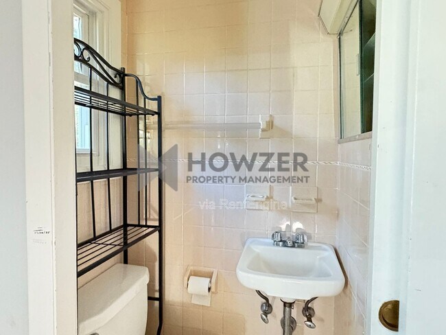 Building Photo - 20 Ellis Dr