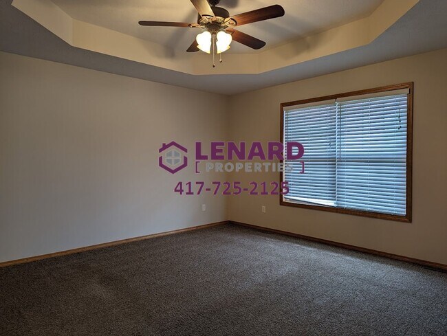 Building Photo - Spacious 3 Bedroom Home Ready for Move In!