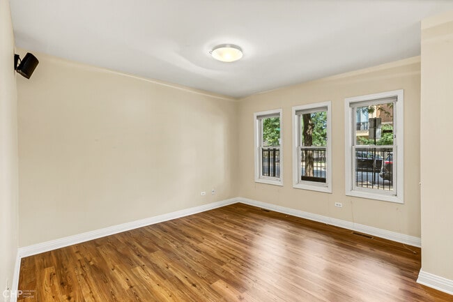 Building Photo - 530 N Peoria St