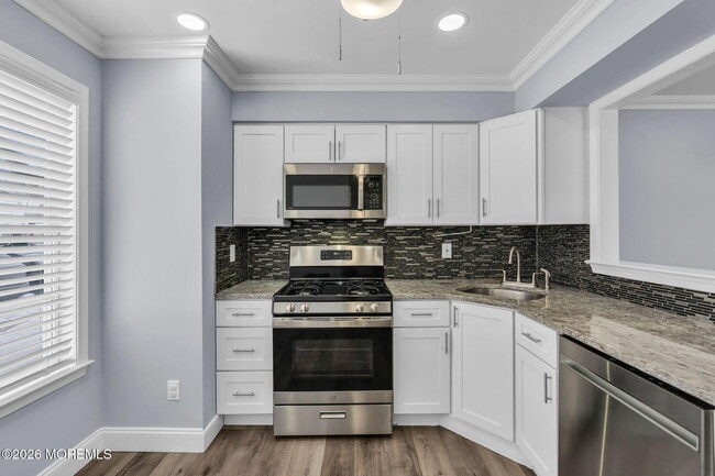 Building Photo - 401 Hampton Ct